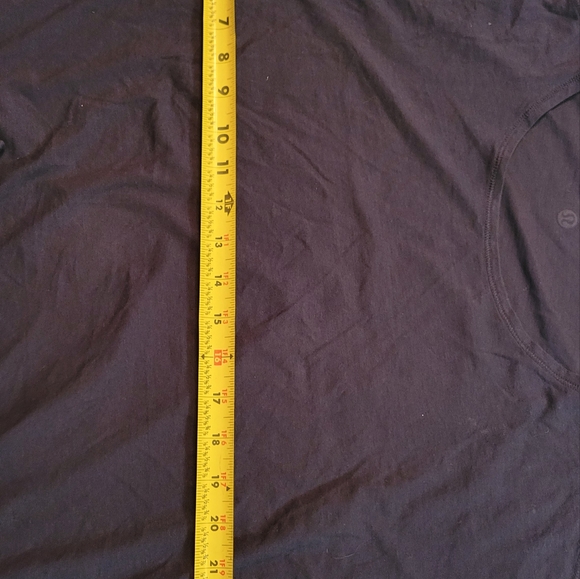 LULULEMON BLACK TSHIRT - Picture 4 of 11